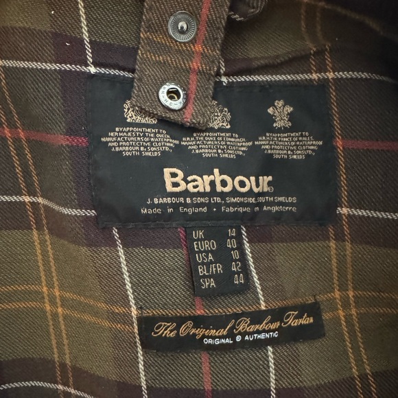 Barbour Beadnell Waxed Jacket - Picture 4 of 4